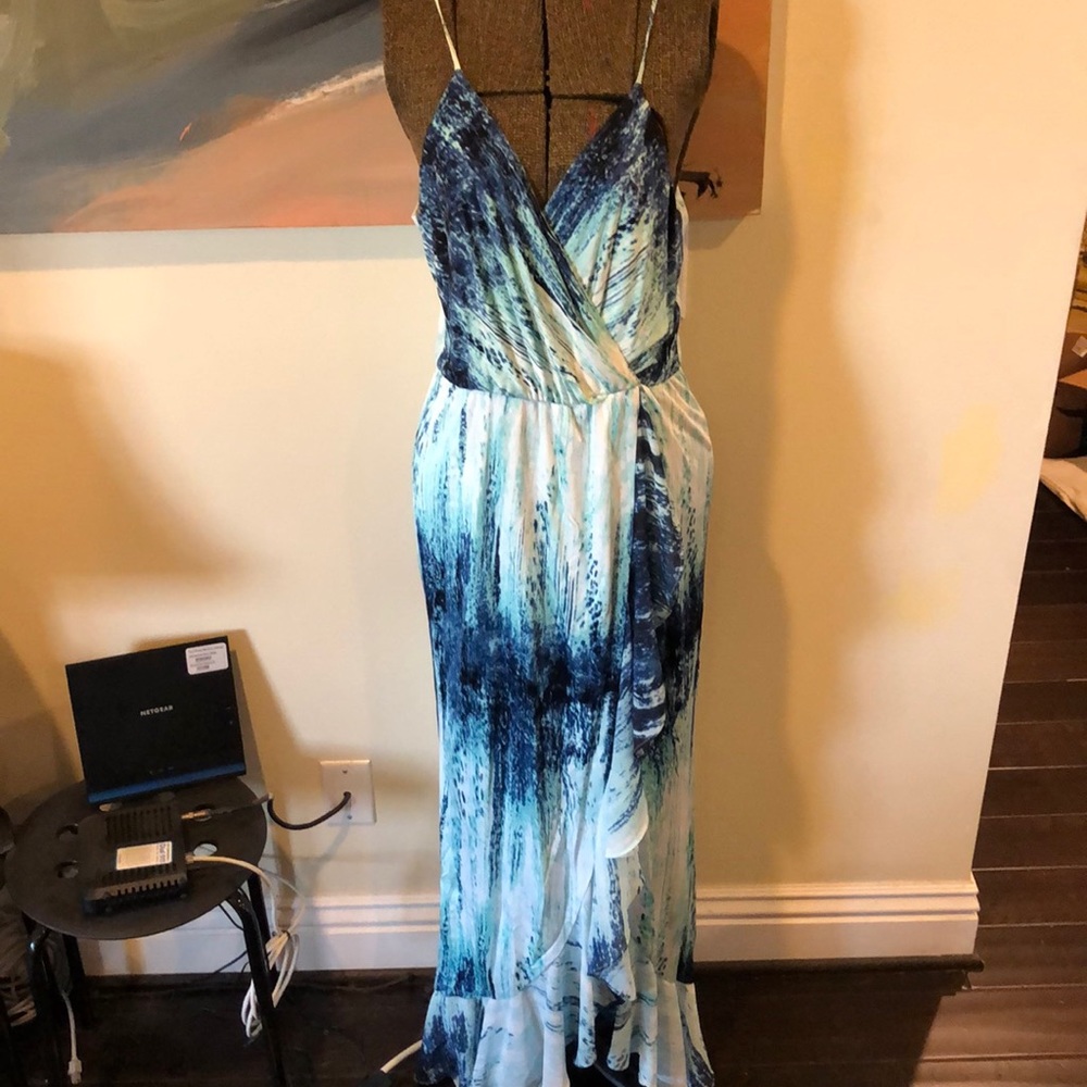 Gorgeous blue patterned dress by Parker, size S